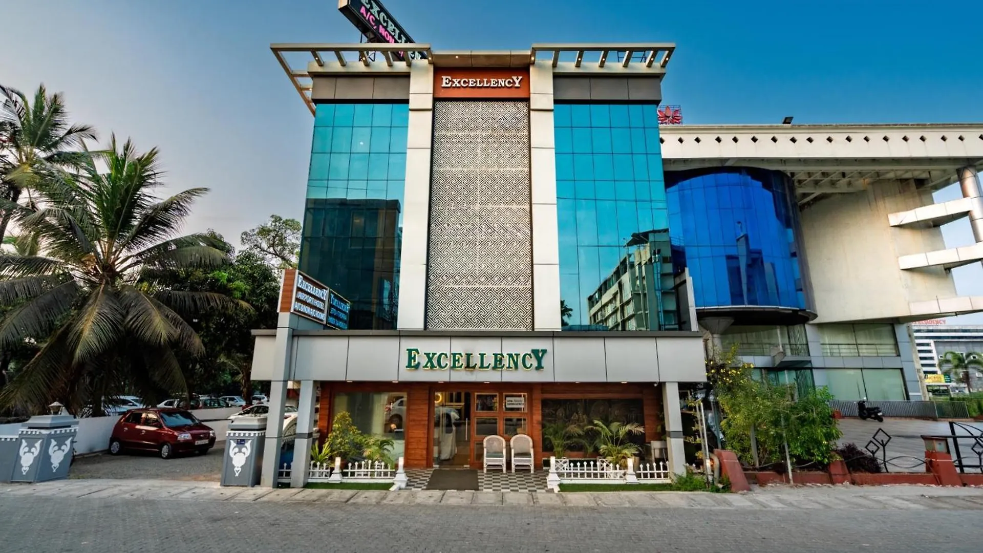 Excellency Airport Hotel アンガマリー
