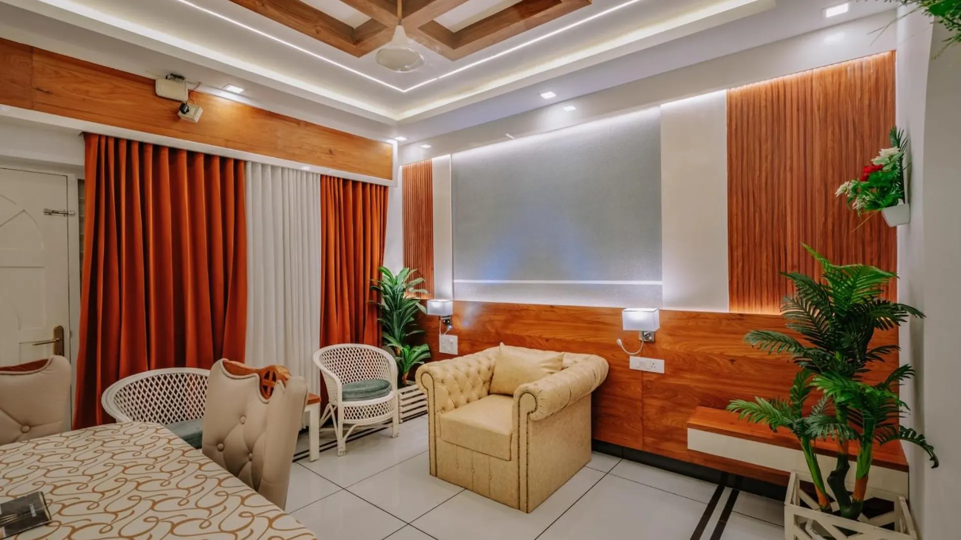 ***  Excellency Airport Hotel アンガマリー インド
