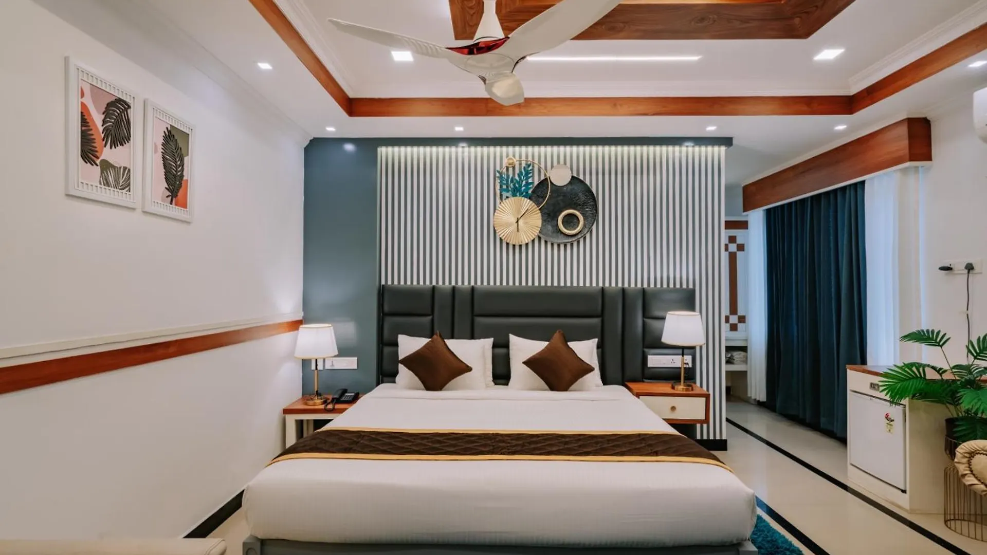 Excellency Airport Hotel Angamali 3*,
