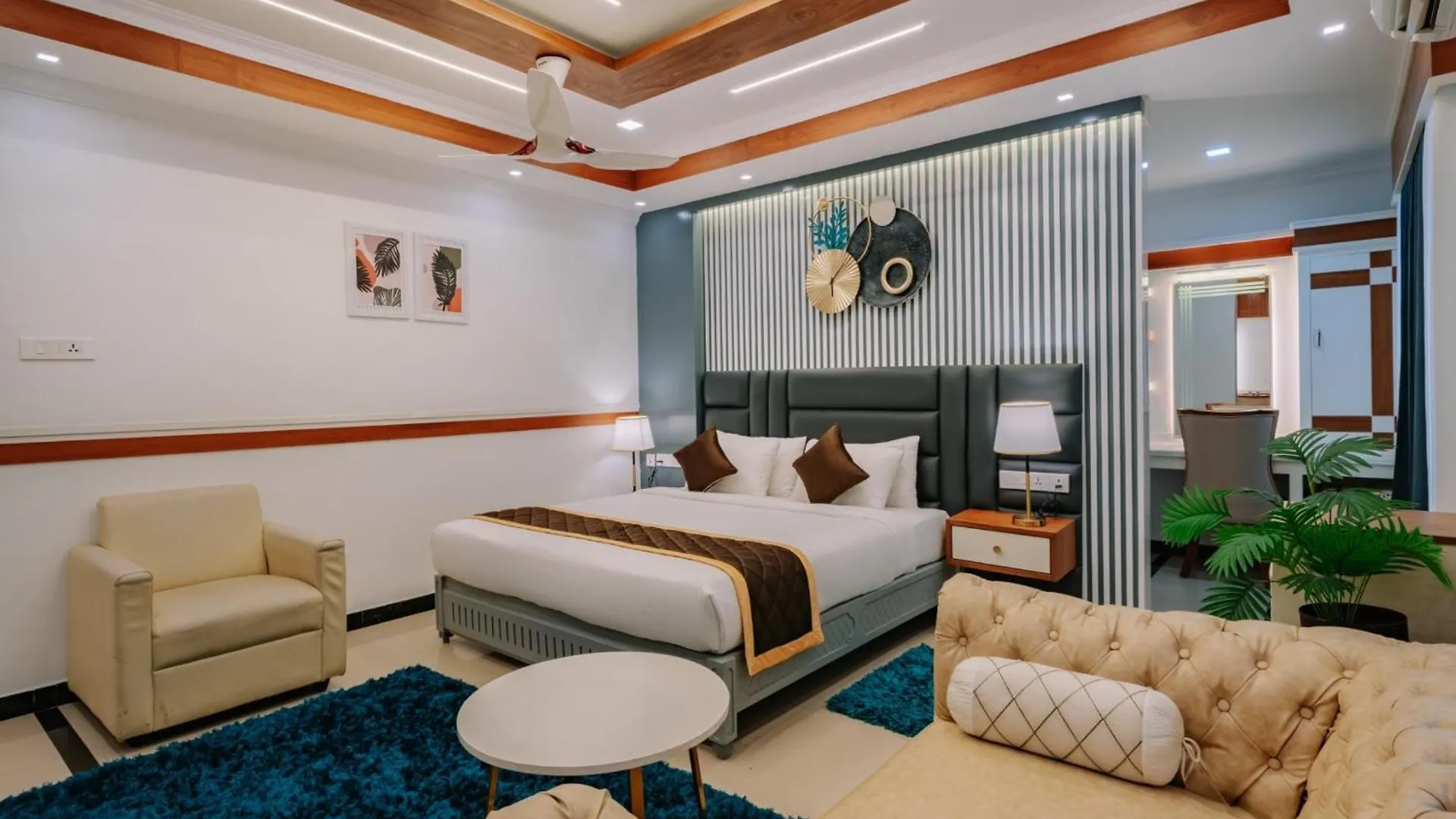 ***  Excellency Airport Hotel Angamali India