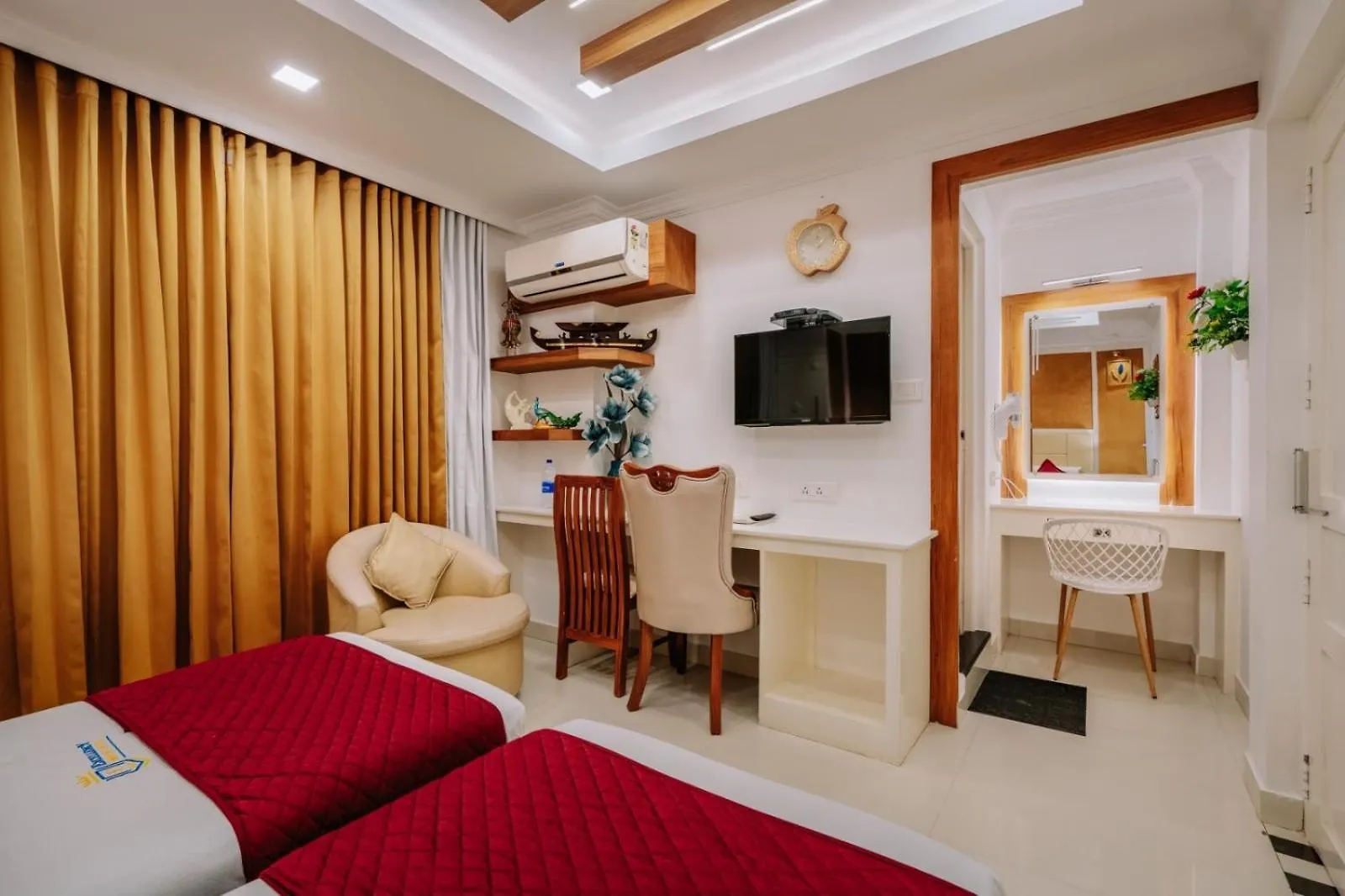 Excellency Airport Hotel Angamali 3*,  India